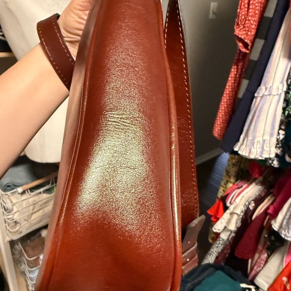 Patricia Nash Emeline Crossbody leather crossbody bag - Picture 9 of 17